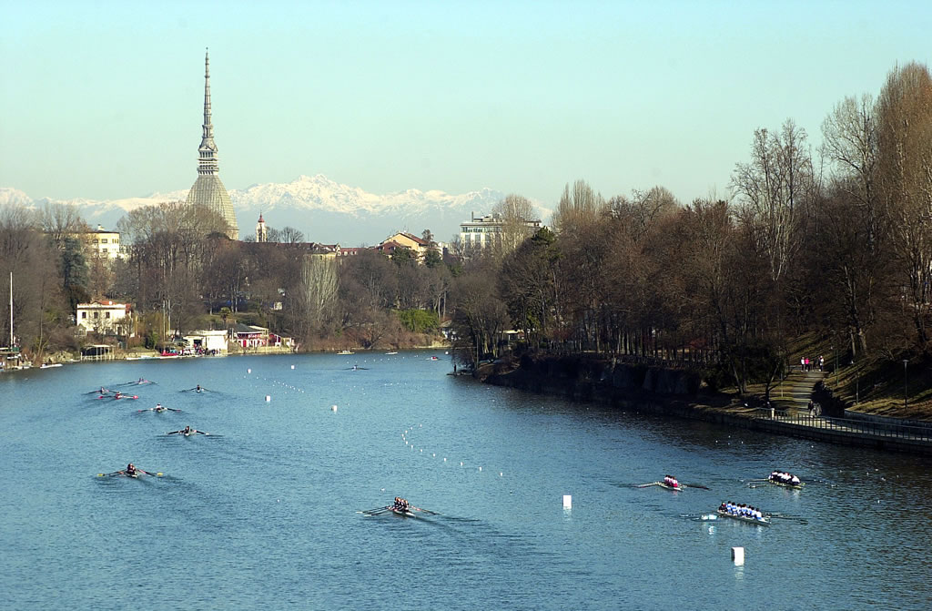 http://www.canottaggio.org/2016_2news/foto/varie/0205_po/0205_torino.jpg