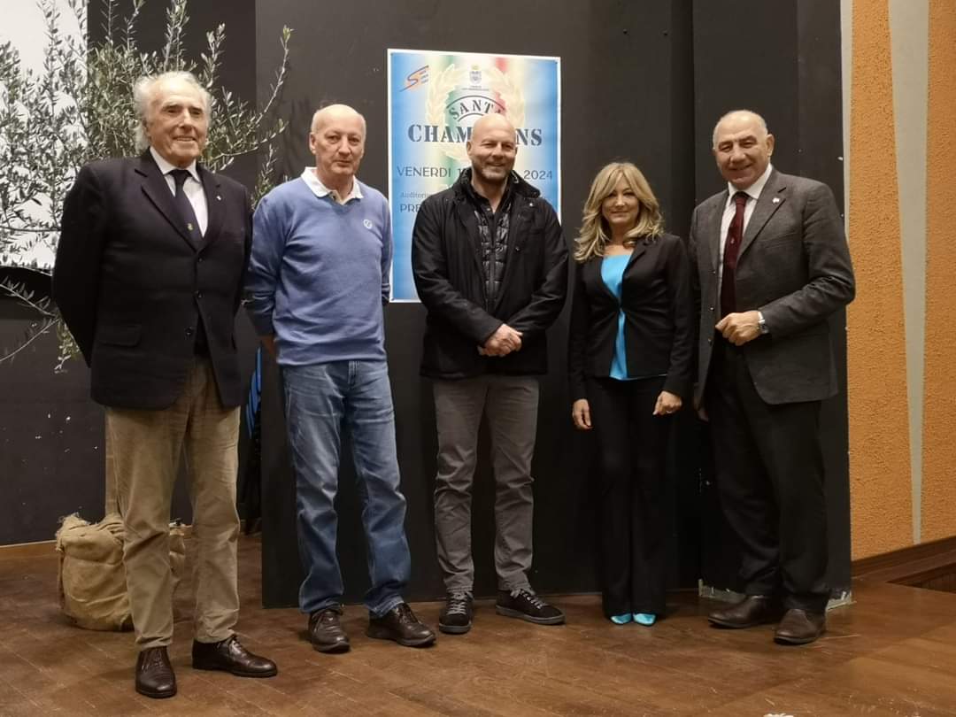 Il Presidente Giuseppe Abbagnale premiato al Santa Champions 2024