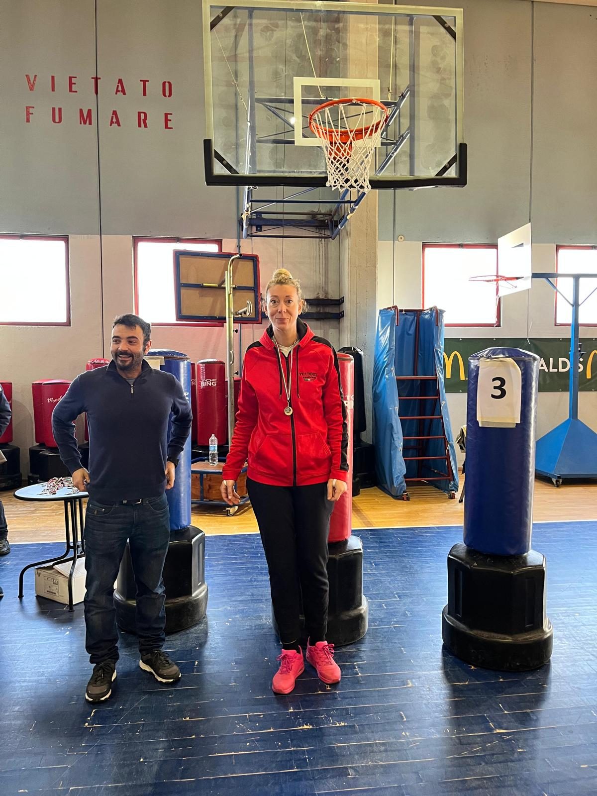 Corporate gift baskets to Italy - Choose the right corporate gift hampers, image size:1200x1600